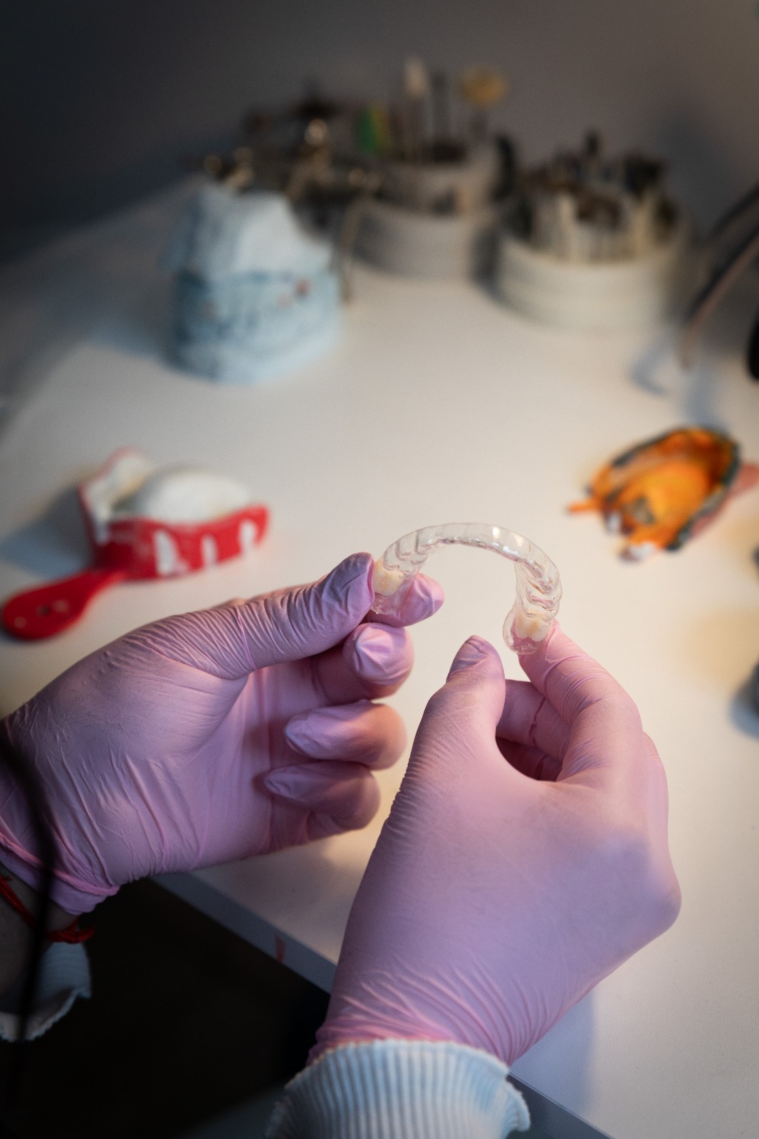 Confección de placa dental en el laboratorio propio